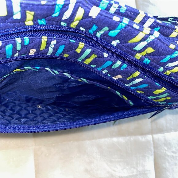 Vera Bradley Triple Zip Hipster, NWT - Picture 6 of 6